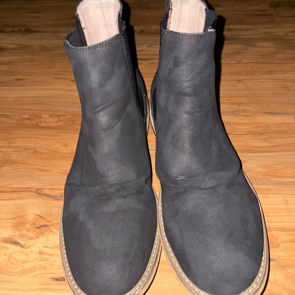 J75 Men's Chelsea Black Suede Slip-On Ankle Boots (Worn)